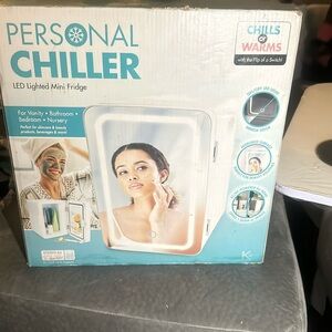 LED light Mini fridge for warming or chills